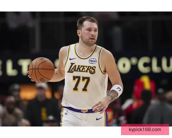 湖人连败东契奇里夫斯遭打击 霍华德喊话愿复出助球队